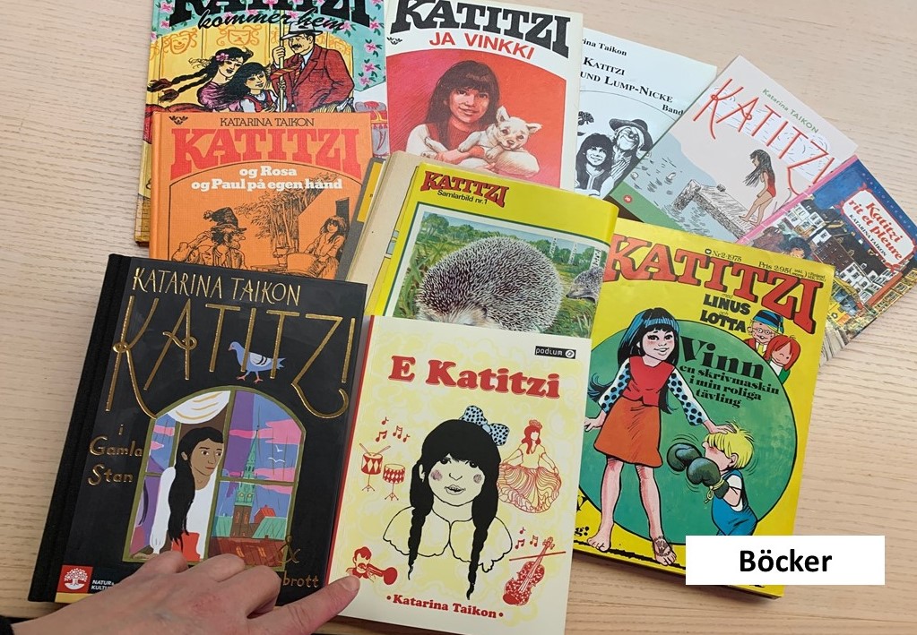 Kollage med omslagen på tio olika Katitzi-böcker på flera olika språk.