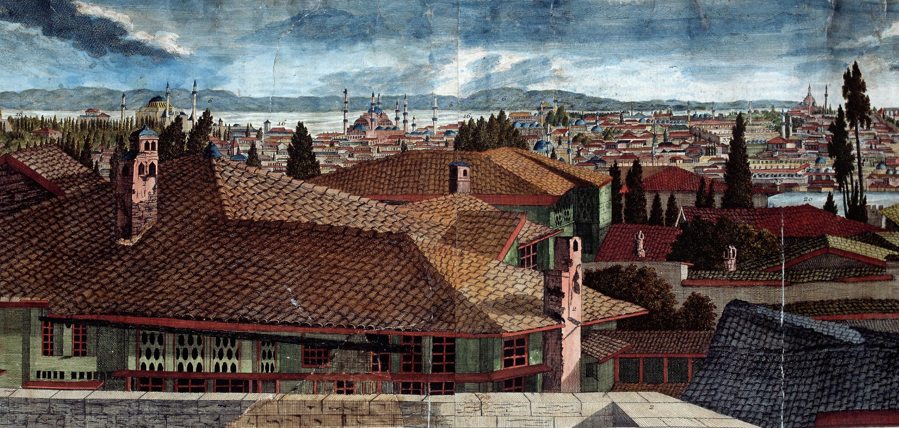 Färglagd vy över Konstantinopel. Närmast betraktaren flera husfasader, tak och trädtoppar, längre bort syns flera torn framför vatten och berg.