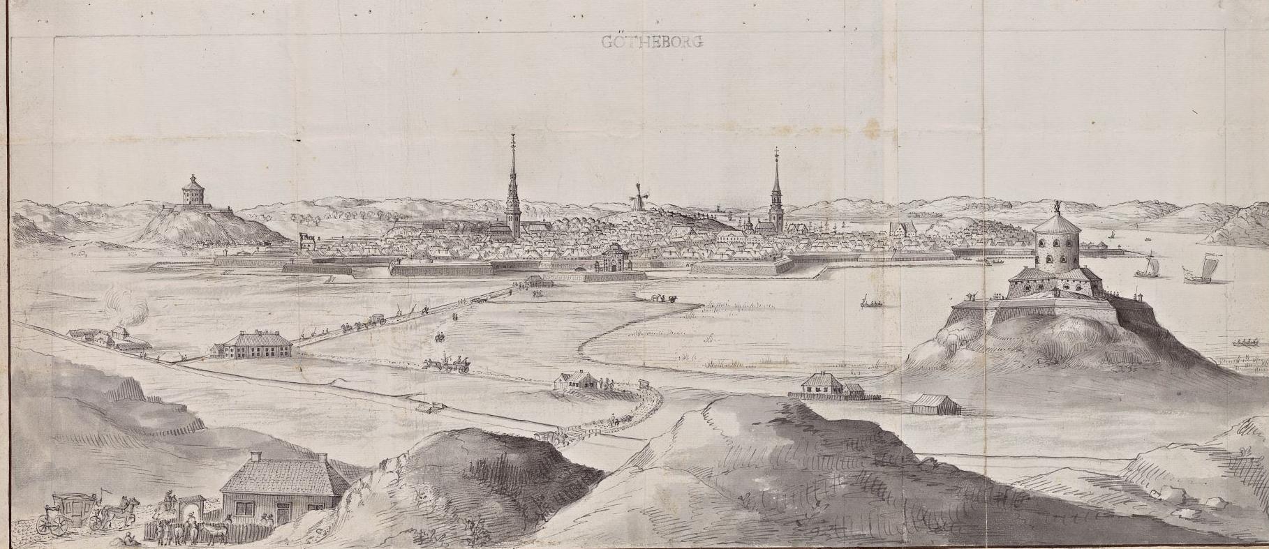 Svartvit tecknad vy över en stad med flera kyrktorn omgiven av berg med skansar. 
