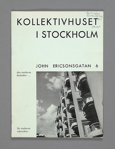 Broschyr med ett foto av ett höghus och texten Kollektivhuset i Stockholm.
